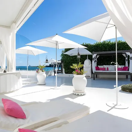 Pieds Dans L'eau Au Cap D'antibes Villa