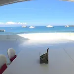 فيلة Pieds Dans L'eau Au Cap D'antibes