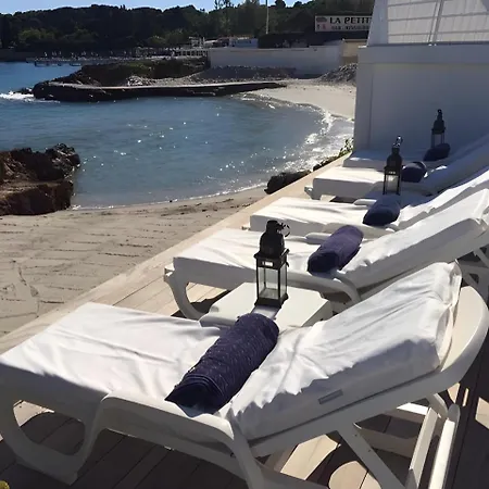 Pieds Dans L'eau Au Cap D'antibes Antibes
