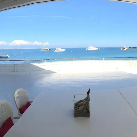 Vila Pieds Dans L'eau Au Cap D'antibes