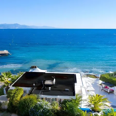 فيلة Pieds Dans L'eau Au Cap D'antibes